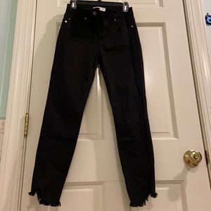 BRAND NEW Black ripped jeans